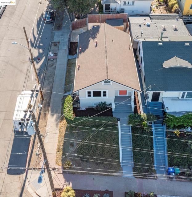1641 E 20th Street, Oakland CA: https://media.crmls.org/mediaz/339340af-79f8-4a03-bac0-96a46438c03c.jpg