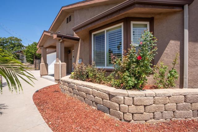 Detail Gallery Image 3 of 36 For 8364 Lake Ashwood Ave, San Diego,  CA 92119 - 4 Beds | 2/1 Baths