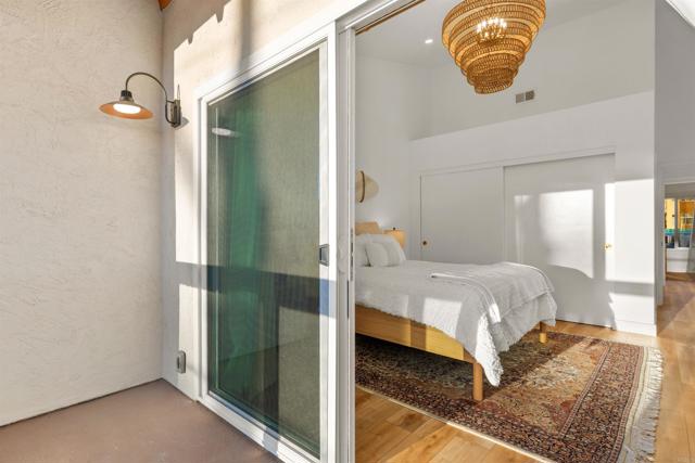 Detail Gallery Image 7 of 27 For 334 S Myers St #1,  Oceanside,  CA 92054 - 2 Beds | 2 Baths