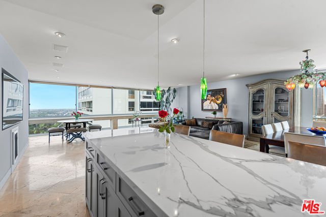 2222 Avenue Of The Stars, Los Angeles CA: https://media.crmls.org/mediaz/3393fc53-02fb-4127-b9c9-e39e3849a557.jpg