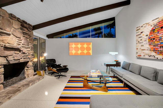 Image 62 of 83 For 992 La Jolla Road