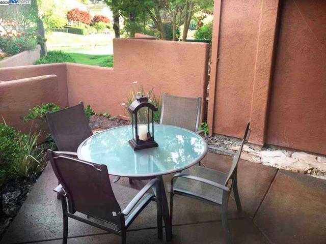 4009 W Lakeshore Drive, San Ramon CA: https://media.crmls.org/mediaz/3394e03c-e435-4a9f-aa00-0e7062028997.jpg