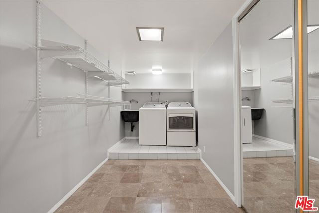 1540 Stanford Drive photo 24