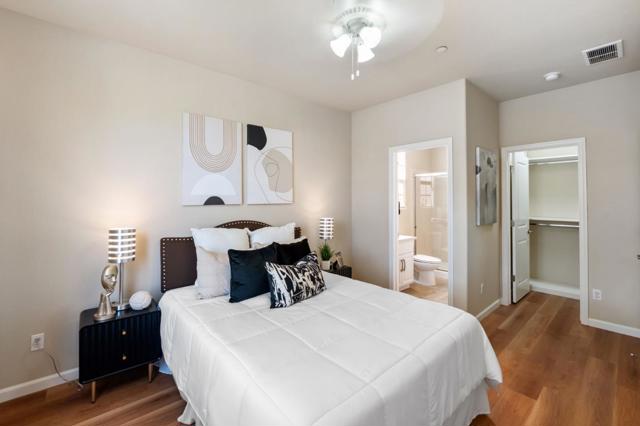 Image 22 of 62 For 32210 Regents Boulevard