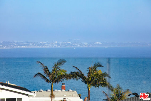 3530 Shoreheights Drive, Malibu CA: https://media.crmls.org/mediaz/3395b408-b84c-4a42-9202-d312183b520c.jpg