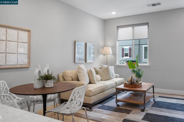 339 Pear Tree Ter, Napa CA: https://media.crmls.org/mediaz/33972835-ec7b-45d7-a0bf-123f9a952a34.jpg