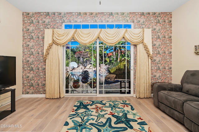 1455 Calle Colina, Thousand Oaks CA: https://media.crmls.org/mediaz/33974d7b-080f-4238-91db-c5ead65df7a9.jpg