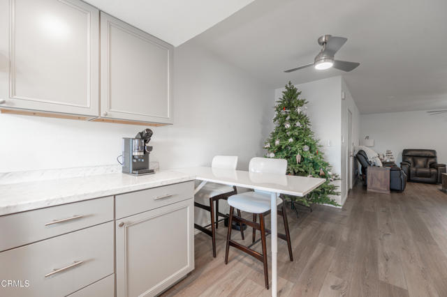 Detail Gallery Image 2 of 17 For 8801 Willis Ave #60,  Los Angeles,  CA 91402 - 3 Beds | 2 Baths