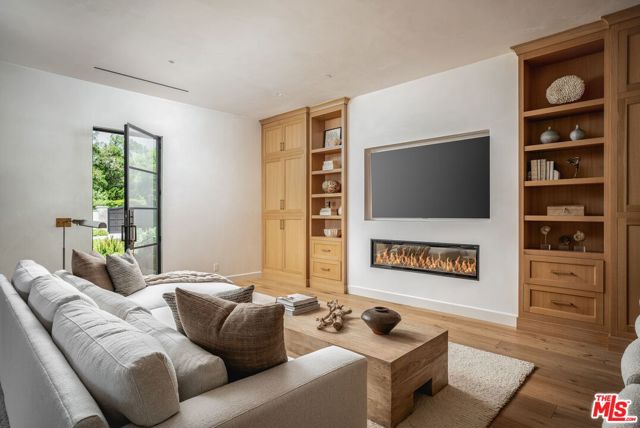 2775 Sycamore Canyon Road, Santa Barbara CA: https://media.crmls.org/mediaz/3397d6aa-4ef6-49ae-a001-d4108875bc60.jpg