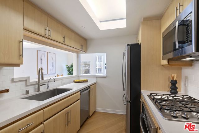 171 N Church Lane, Los Angeles CA: https://media.crmls.org/mediaz/3397e741-6e99-4358-a233-8e8d6f9deb37.jpg
