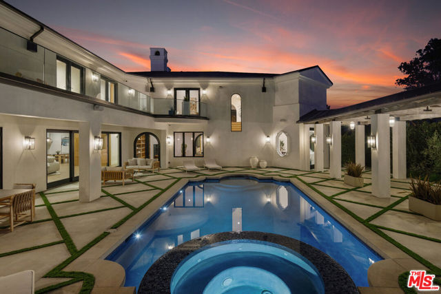 7052 Dume Drive, Malibu CA: https://media.crmls.org/mediaz/3397f36a-a257-4c2f-be4d-3be1344a9fc4.jpg