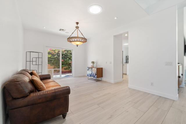 Image 19 of 48 For 43875 Milan Court