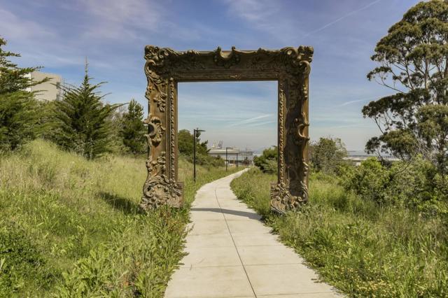 501 Hudson Avenue, San Francisco CA: https://media.crmls.org/mediaz/33982f89-0e5b-4172-b801-b46294f675c2.jpg