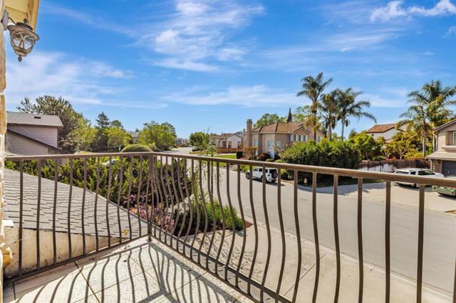 290 Bonnie Lane, Hollister CA: https://media.crmls.org/mediaz/3398853d-c810-47d0-82a9-aa8f99943942.jpg