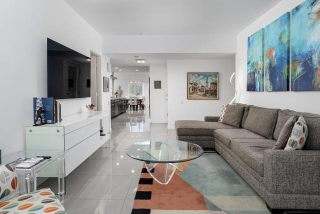 477 Desert Lakes Drive, Palm Springs CA: https://media.crmls.org/mediaz/33996f41-cc6a-4338-bf35-d2bd82e4da10.jpg