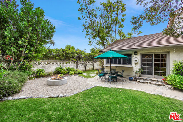 2124 Eric Drive, Los Angeles CA: https://media.crmls.org/mediaz/33999e7e-ca55-4e51-bad4-78aa0b3644b3.jpg