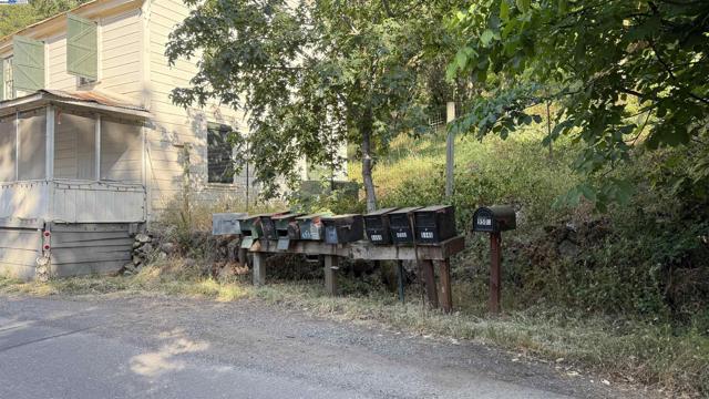 11311 Pine Flat, Healdsburg CA: https://media.crmls.org/mediaz/339aa558-16cb-4ca9-ba1c-e71691502951.jpg