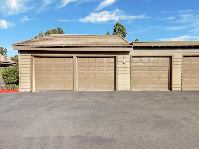 Detail Gallery Image 27 of 31 For 1091 Shadowridge Dr #114,  Vista,  CA 92081 - 2 Beds | 1 Baths