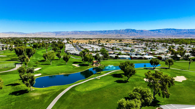 39780 Black Mesa Lane, Palm Desert CA: https://media.crmls.org/mediaz/339bce35-8de4-4386-9117-14da6240f8e3.jpg