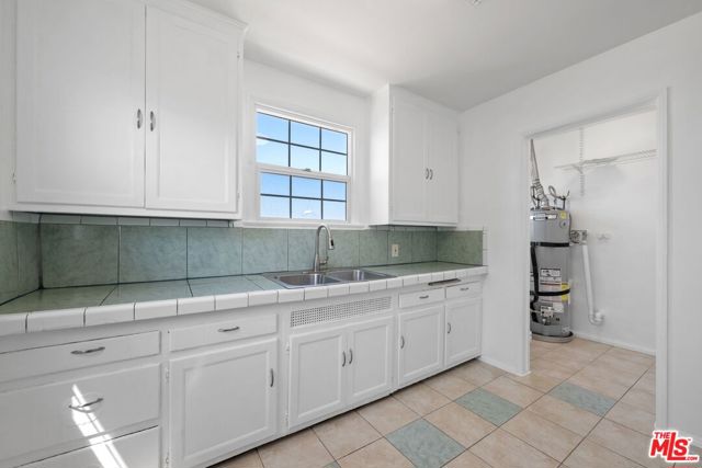 2122 W 102nd Street, Los Angeles CA: https://media.crmls.org/mediaz/339c0929-33b9-4635-895e-cd10d9d8db98.jpg