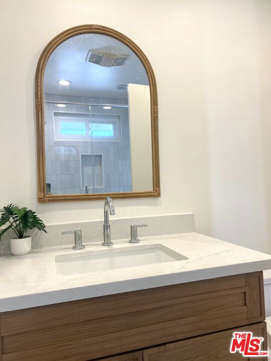 251 Monte Grigio Drive, Pacific Palisades CA: https://media.crmls.org/mediaz/339c299f-c78b-496d-9e01-d06d3c821464.jpg