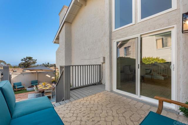 2163 Caminito San Martin, La Jolla CA: https://media.crmls.org/mediaz/339c64cb-1a00-45bb-b999-d1744b1acb6b.jpg
