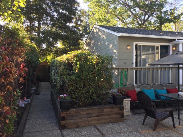 684 Roble Avenue, Menlo Park CA: https://media.crmls.org/mediaz/339ca3fb-3f39-4e93-8320-28f231c439c3.jpg
