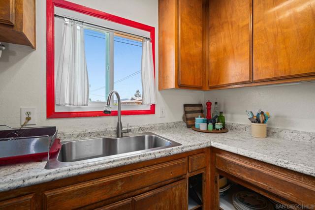 9530 Galston Drive, Santee CA: https://media.crmls.org/mediaz/339cad3f-a237-427e-97b0-dcdf681dedb4.jpg