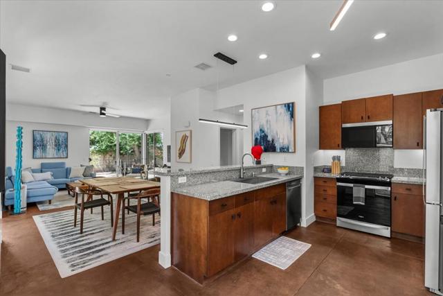 252 Breeze Loop, Palm Springs CA: https://media.crmls.org/mediaz/339ce1a7-3bd0-4e4a-b9dd-6edf94b31269.jpg