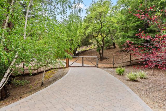 20470 Montalvo Heights Drive, Saratoga CA: https://media.crmls.org/mediaz/339d1cd0-1c8a-4a6a-b6a4-e84b0dab8b6a.jpg