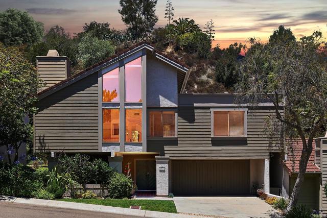 Detail Gallery Image 1 of 28 For 4324 Caminito Pintoresco, San Diego,  CA 92108 - 3 Beds | 2 Baths