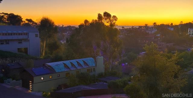 3566 Albatross St, San Diego CA: https://media.crmls.org/mediaz/339d309e-a859-46a0-ac05-2c75c603f7c0.jpg