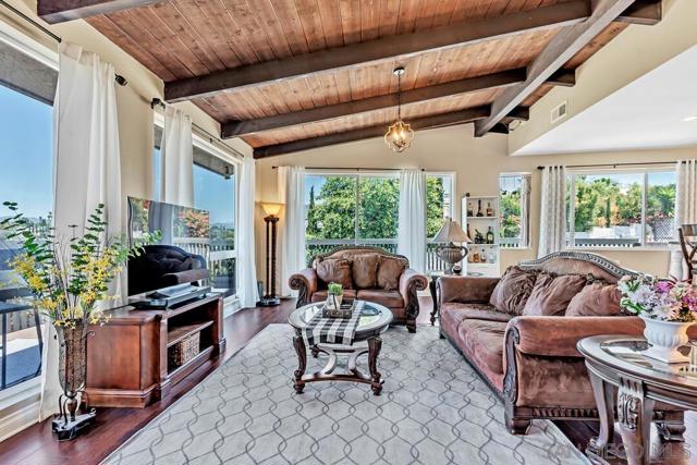 1817 Sunny Slope Terrace, Escondido CA: https://media.crmls.org/mediaz/339dbe14-814d-4af1-88a6-77bb17a76d67.jpg