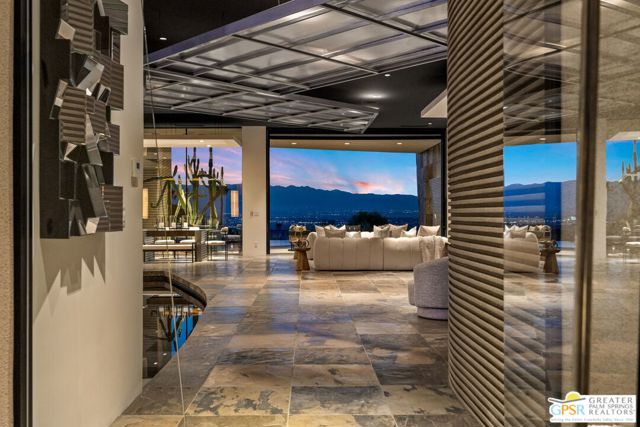 25 Sierra Vista Drive, Rancho Mirage CA: https://media.crmls.org/mediaz/339ec661-1036-4a7b-805b-d68b73b8dacf.jpg