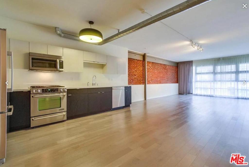 527 Molino Street 201