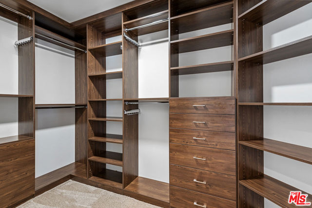 4744 Norwich Avenue, Sherman Oaks CA: https://media.crmls.org/mediaz/33a096be-b40f-48ac-a60c-c7007da00b51.jpg