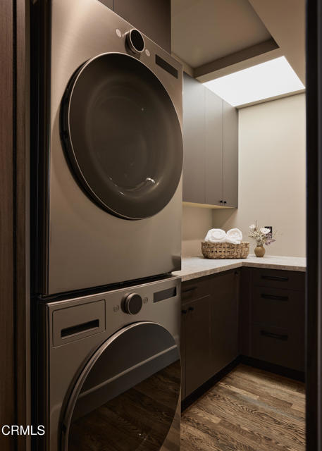 Detail Gallery Image 27 of 44 For 12406 La Maida St, Los Angeles,  CA 91607 - 3 Beds | 2 Baths