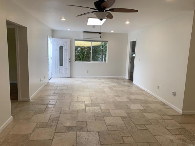 Detail Gallery Image 3 of 18 For 7229 Fay Ave, La Jolla,  CA 92037 - 4 Beds | 2 Baths