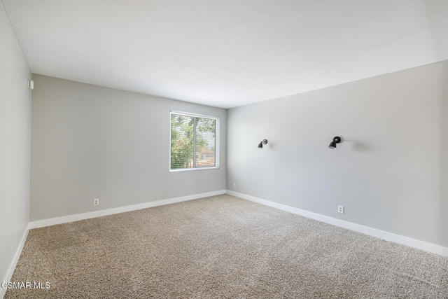 11554 Chestnut Ridge Street, Moorpark CA: https://media.crmls.org/mediaz/33a0dddf-b5b5-45f9-b163-4b4d648b33a8.jpg
