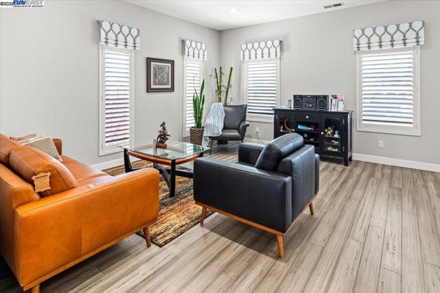 4309 BORA BORA AVE, Fremont CA: https://media.crmls.org/mediaz/33a1a2e3-1787-4f66-9ed6-0d937c1bd279.jpg