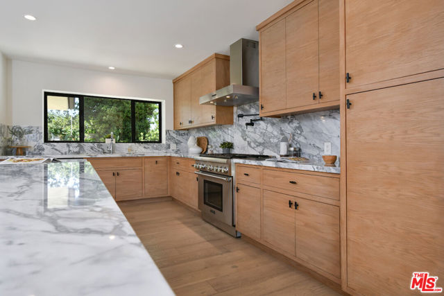 3221 Elvido Drive, Los Angeles CA: https://media.crmls.org/mediaz/33a1b6bc-9215-4d8d-9dcc-97d76e5de8be.jpg
