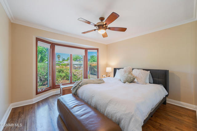6120 Zelzah Avenue, Encino CA: https://media.crmls.org/mediaz/33a1cf68-9583-4a83-96e3-aed82b7c5fee.jpg
