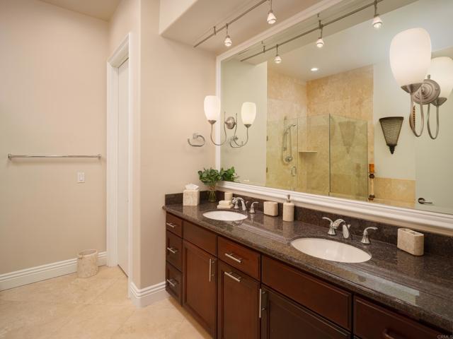 Detail Gallery Image 17 of 27 For 7828 Ivanhoe, La Jolla,  CA 92037 - 2 Beds | 2/1 Baths