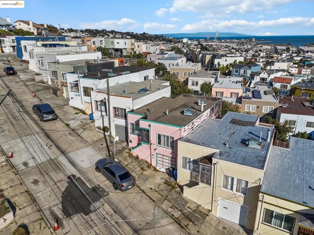 41 Apollo St, San Francisco CA: https://media.crmls.org/mediaz/33a297fd-61c9-439a-8c15-c202811fcc45.jpg