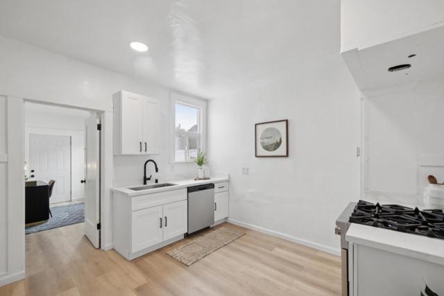 133 Holloway Avenue, San Francisco CA: https://media.crmls.org/mediaz/33a33d5f-f66a-4334-afec-98840e6b5494.jpg