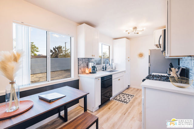 6974 Apache Trail, Yucca Valley CA: https://media.crmls.org/mediaz/33a37330-8ca1-418d-97c3-9233b0e0d77e.jpg