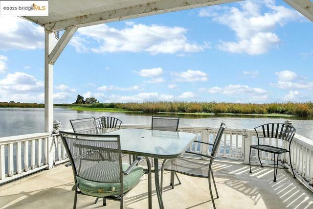 3824 Stone Rd, Bethel Island CA: https://media.crmls.org/mediaz/33a3f181-1703-4f7c-a1ae-a0971307be14.jpg