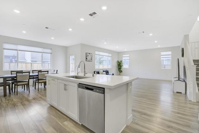 5161 Maniago Way, Antioch CA: https://media.crmls.org/mediaz/33a4326e-d8f6-402f-89b2-2a56e0028092.jpg