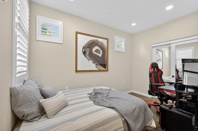 25943 Dollar St, Hayward CA: https://media.crmls.org/mediaz/33a4a299-ce12-4fe9-9d50-a5a69100c2c9.jpg