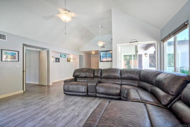 Detail Gallery Image 10 of 37 For 1679 Palomar Dr, San Marcos,  CA 92069 - 4 Beds | 2 Baths